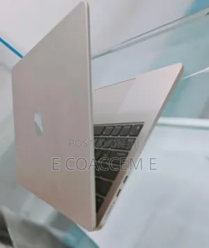 New Laptop Apple MacBook Air 2024 M3 13-Inch 8GB Apple M3 SSD 256GB