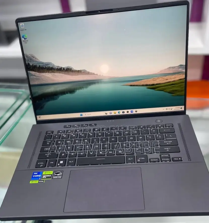 New Laptop Asus ROG Zephyrus G16 16GB Intel Core I7 SSD 512GB