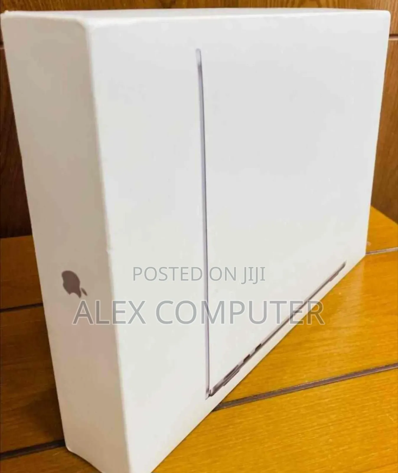 New Laptop Apple MacBook Air 2022 M2 8GB Apple M2 SSD 256GB