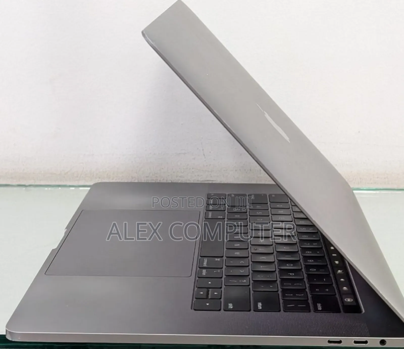 New Laptop Apple MacBook 2018 32GB Intel Core I7 SSD 512GB