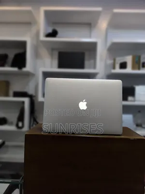 Photo - New Laptop Apple MacBook Pro 2015 16GB Intel Core I7 SSD 1T