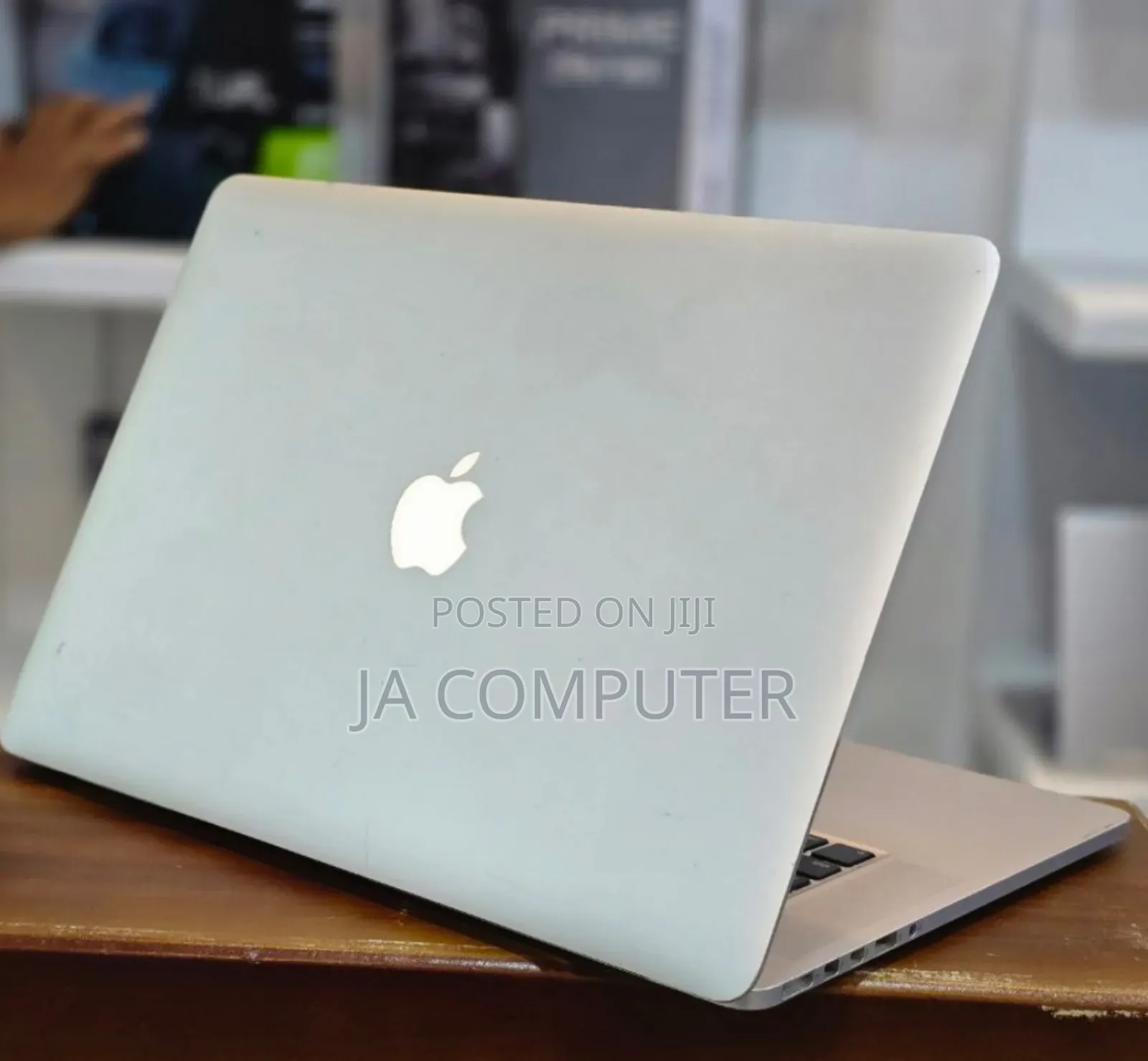 New Laptop Apple MacBook Pro 2015 16GB Intel Core I7 SSD 512GB