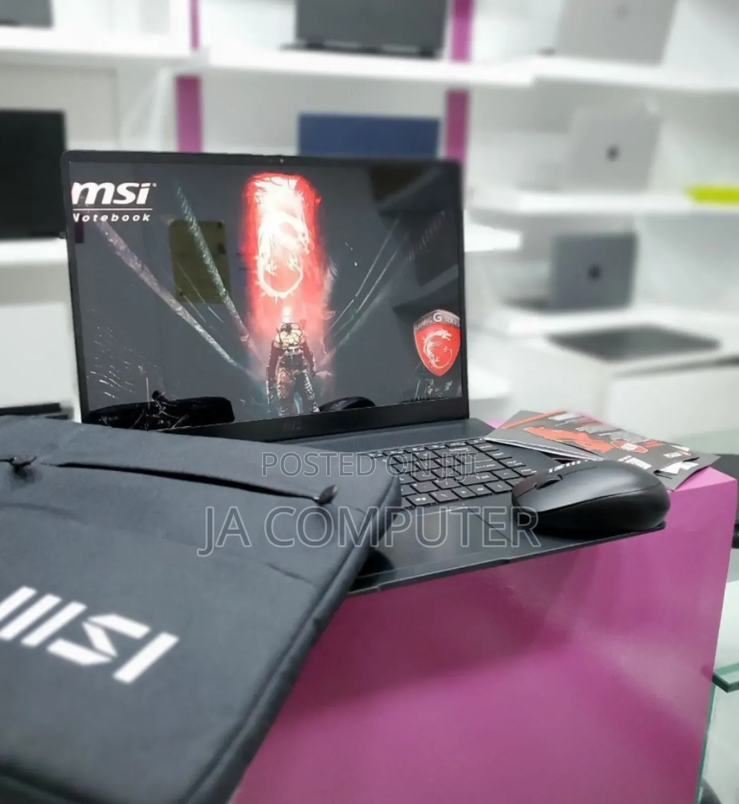 New Laptop MSI Creator 17 B11uh-416 16GB Intel Core I7 SSD 1T