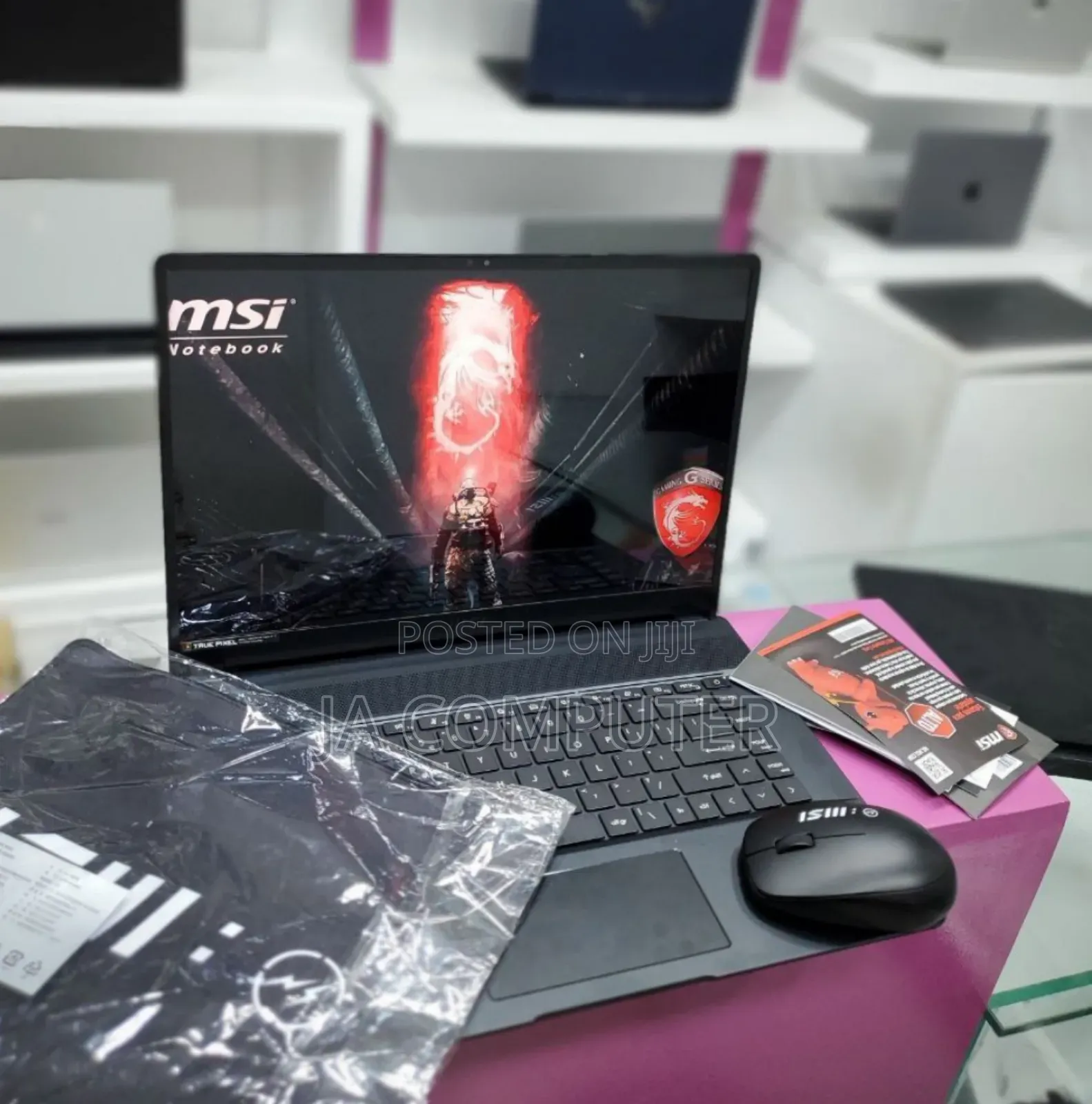 New Laptop MSI Creator 17 B11uh-416 16GB Intel Core I7 SSD 1T
