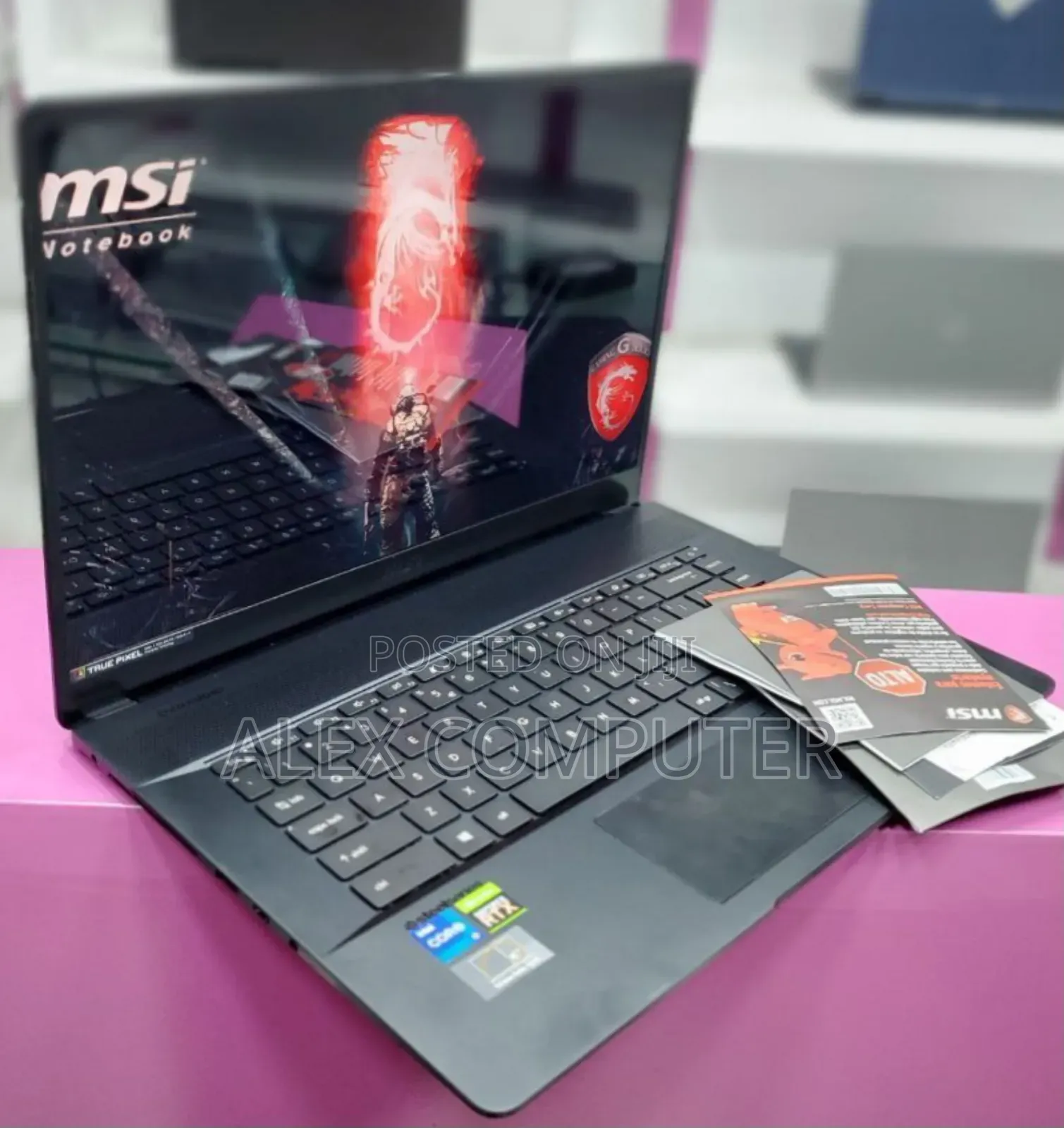 New Laptop MSI Creator 17 B11ue-224 16GB Intel Core I7 SSD 1T