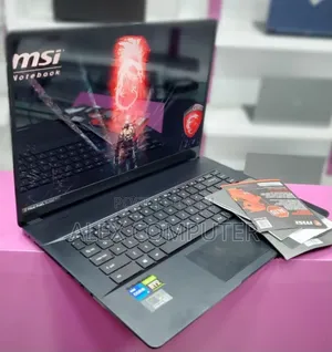 New Laptop MSI Creator 17 B11ue-224 16GB Intel Core I7 SSD 1T