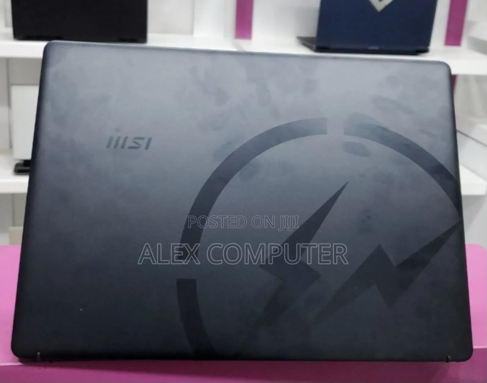 New Laptop MSI Creator 17 B11ue-224 16GB Intel Core I7 SSD 1T