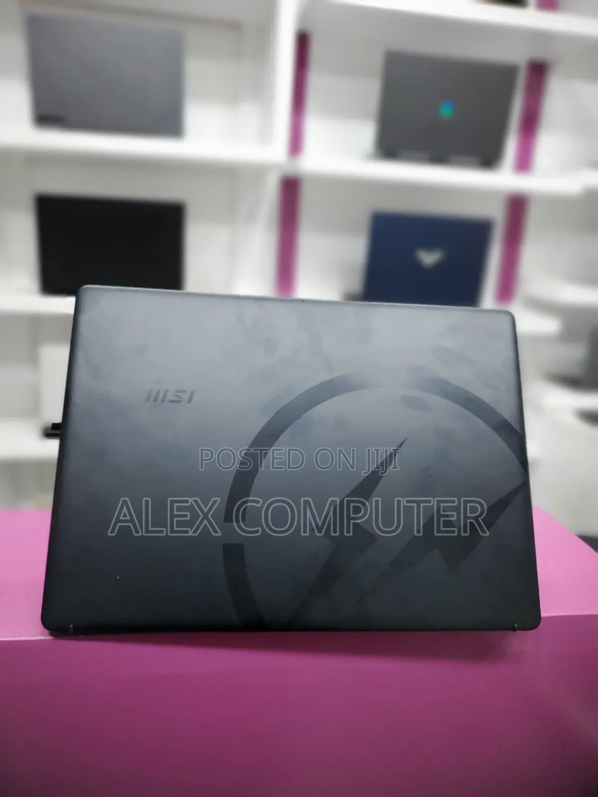 New Laptop MSI Creator 17 B11ue-224 16GB Intel Core I7 SSD 1T