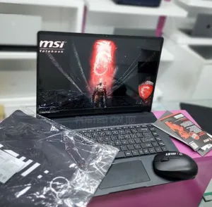 New Laptop MSI Creator 17 B11ue-224 16GB Intel Core I7 SSD 1T