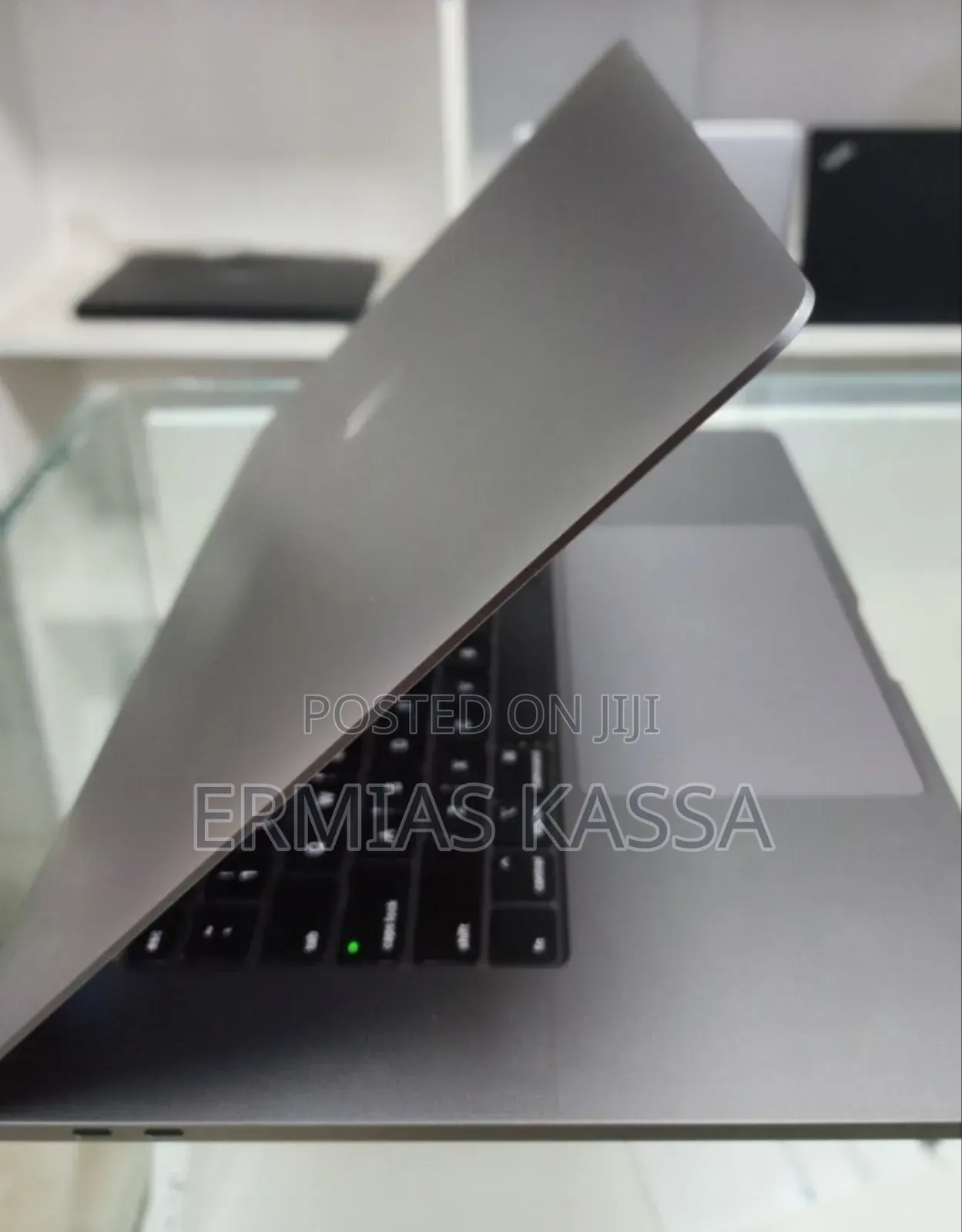 New Laptop Apple MacBook Pro 2019 32GB Intel Core I9 SSD 512GB