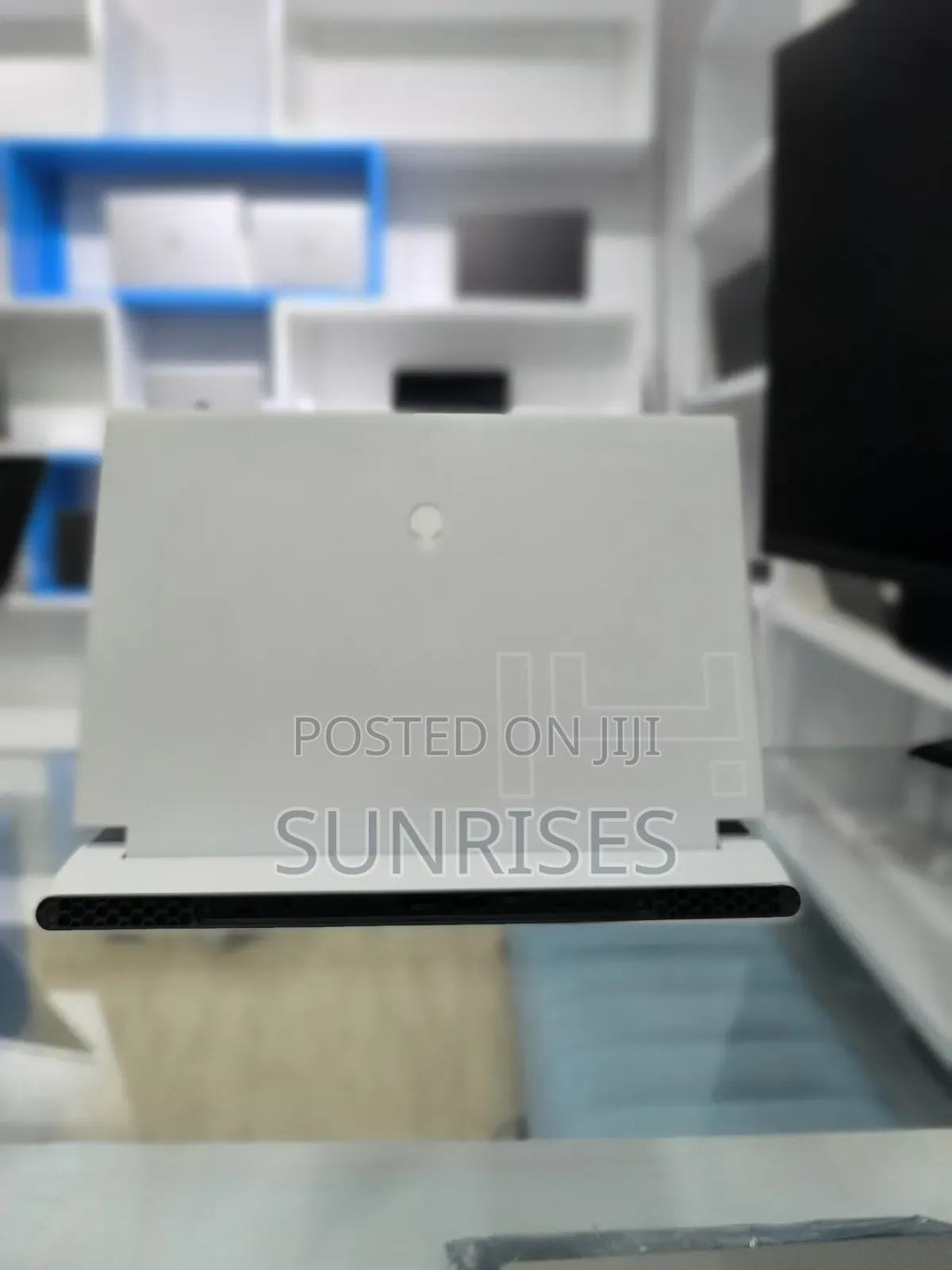 New Laptop Alienware Area-51m 16GB Intel Core I7 SSD 512GB