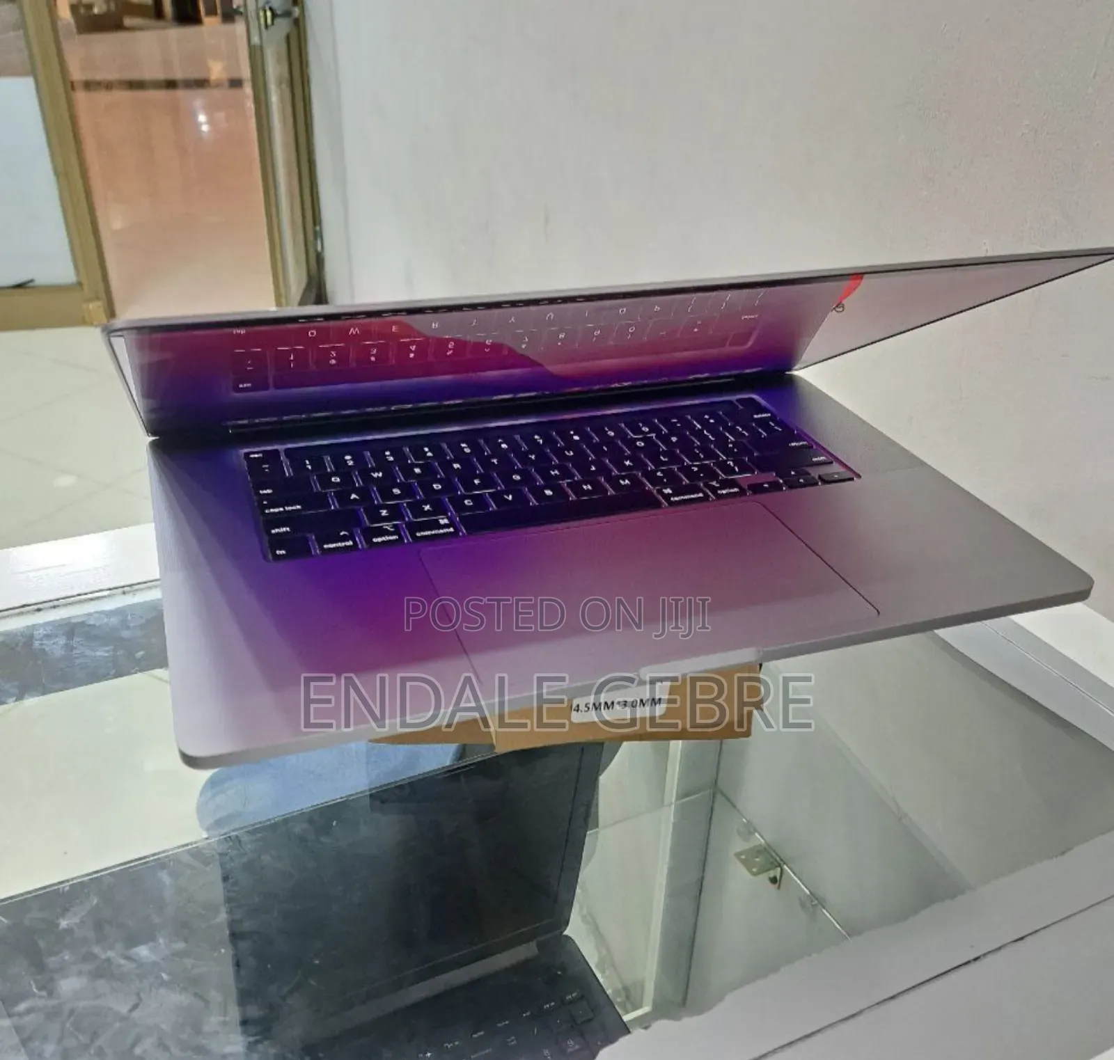 New Laptop Apple MacBook Pro 2019 32GB Intel Core I9 SSD 512GB