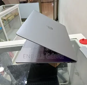 New Laptop Apple MacBook Pro 2019 32GB Intel Core I9 SSD 512GB