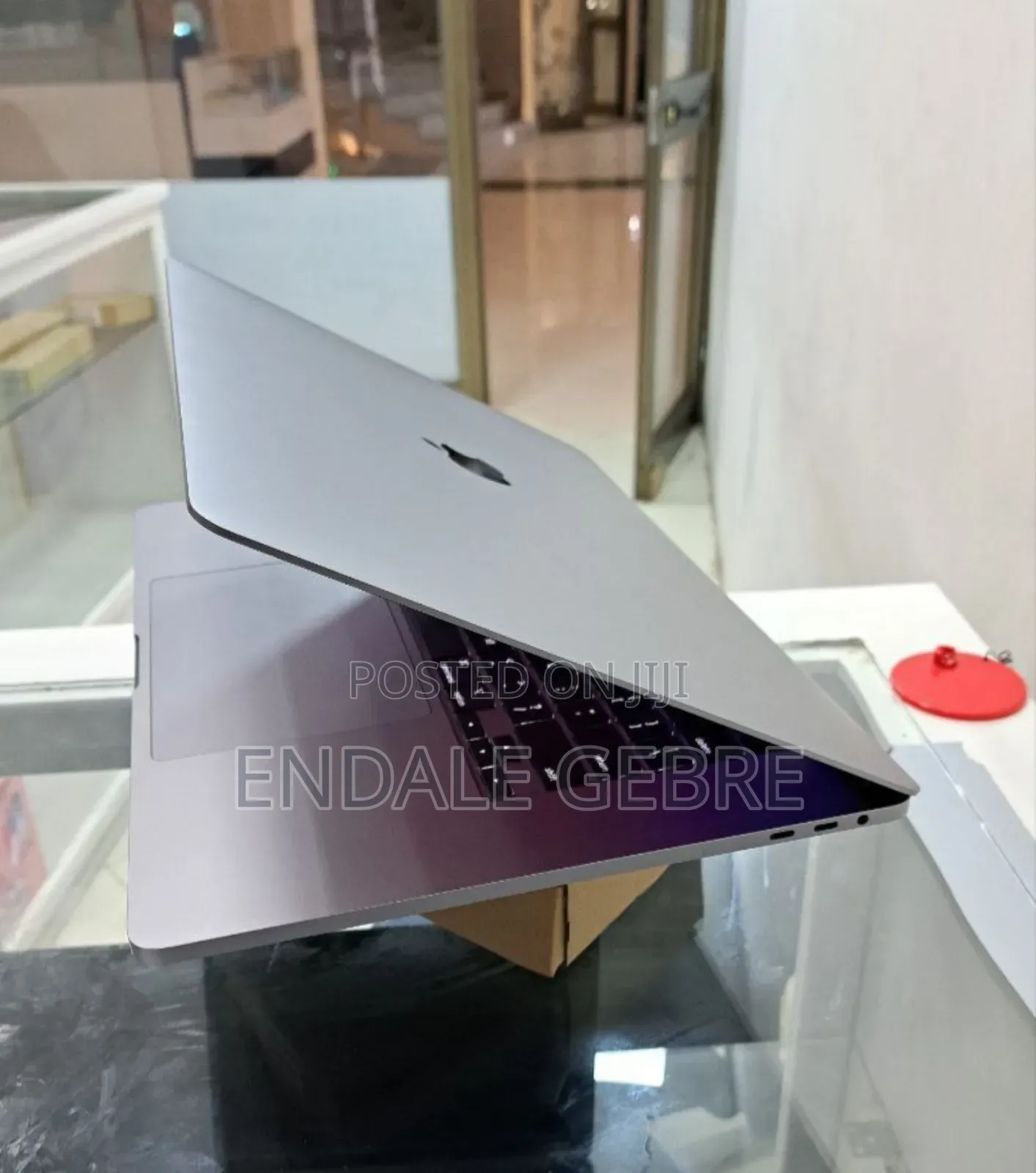 New Laptop Apple MacBook Pro 2019 32GB Intel Core I9 SSD 512GB