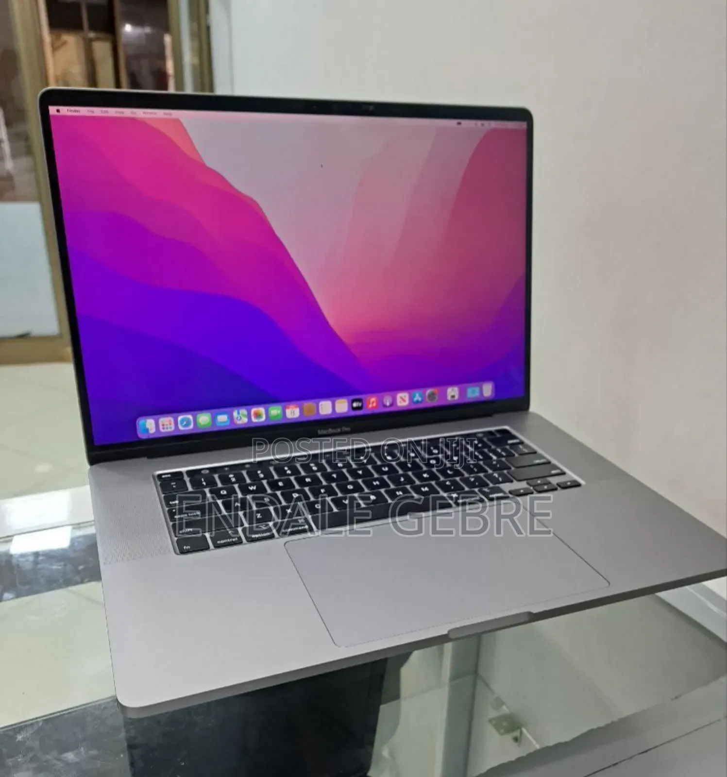 New Laptop Apple MacBook Pro 2019 32GB Intel Core I9 SSD 512GB