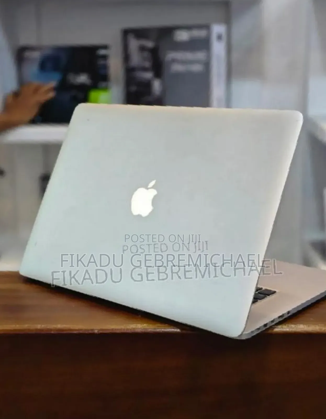 New Laptop Apple MacBook Pro 2015 16GB Intel Core i7 SSD 512GB