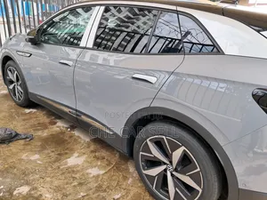 Photo - New Volkswagen ID.4 Crozz 52 kWh RWD 2022 White