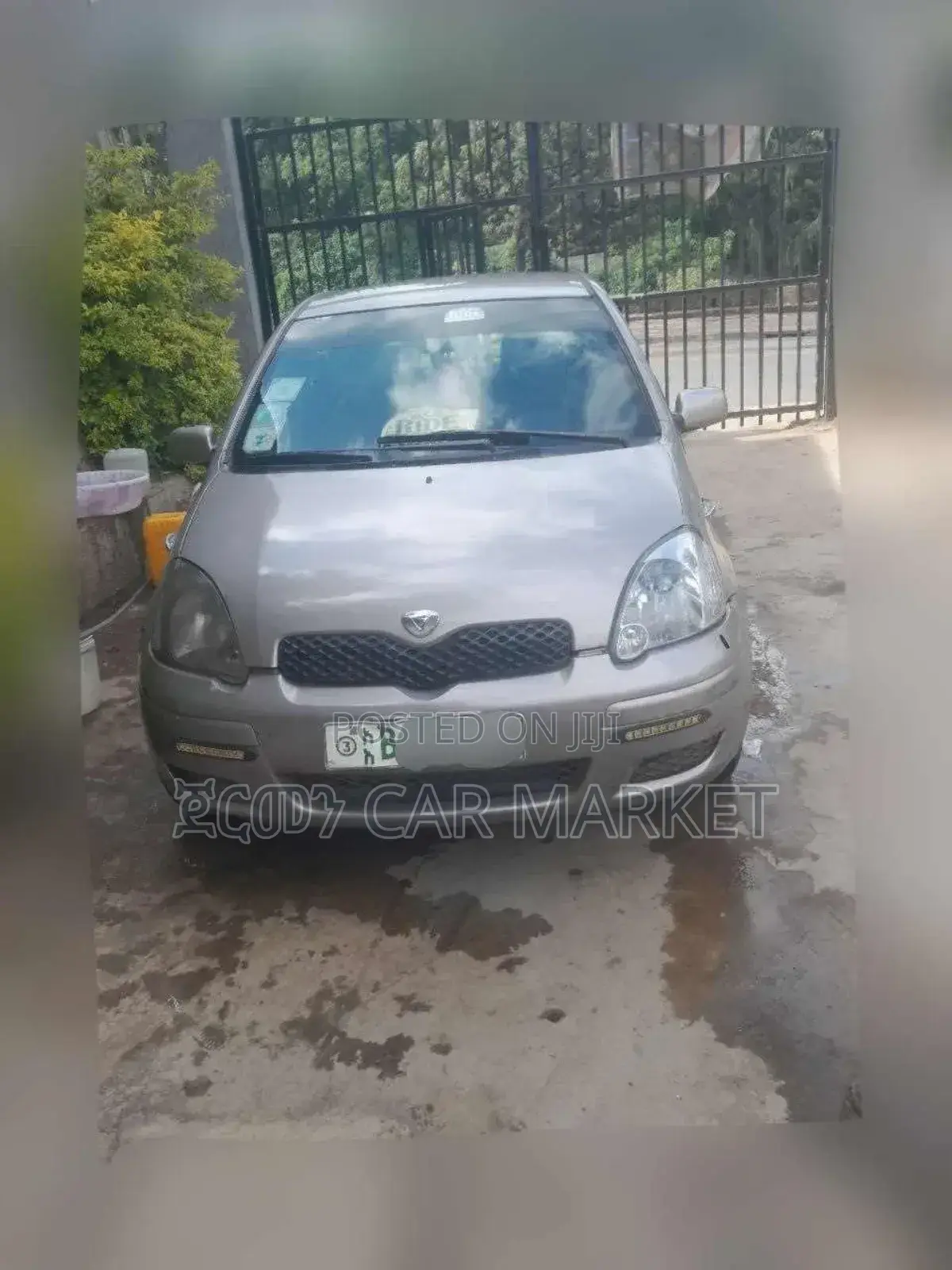 Toyota Vitz 2004 Gray