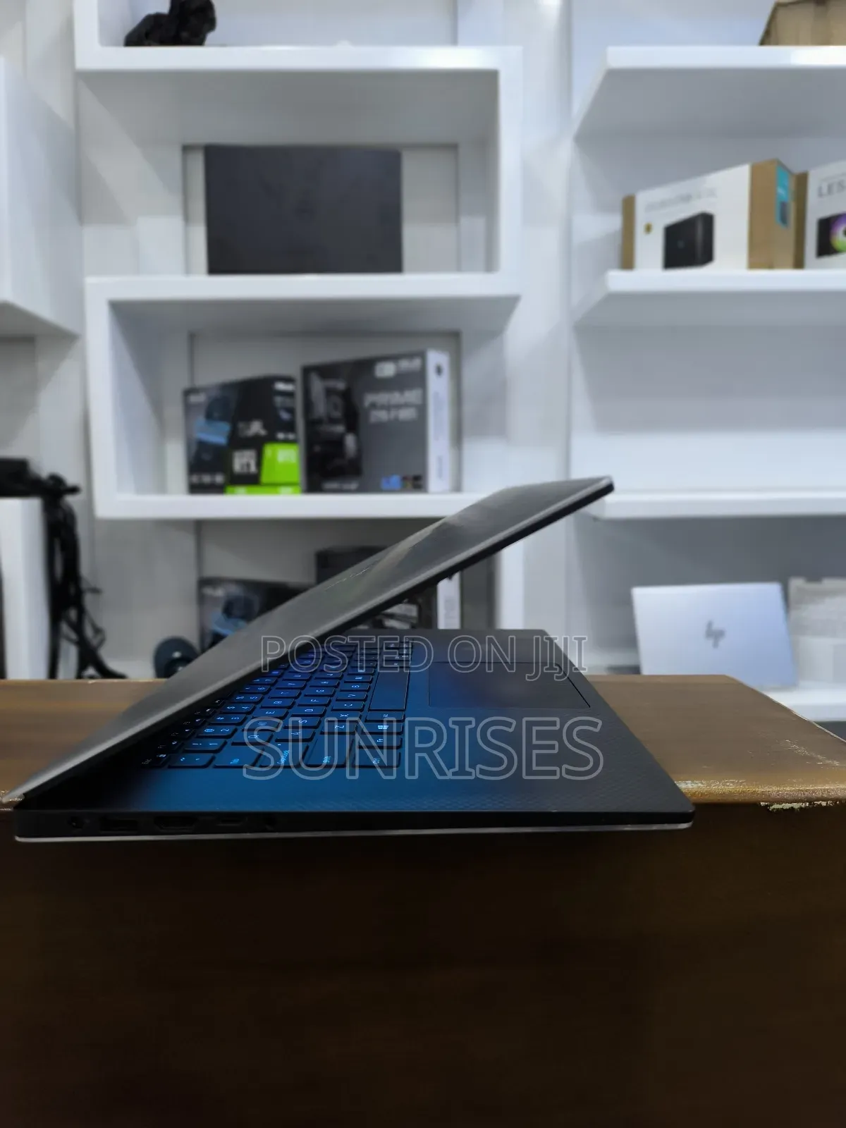 New Laptop Dell Precision 5540 16GB Intel Core I7 SSD 512GB