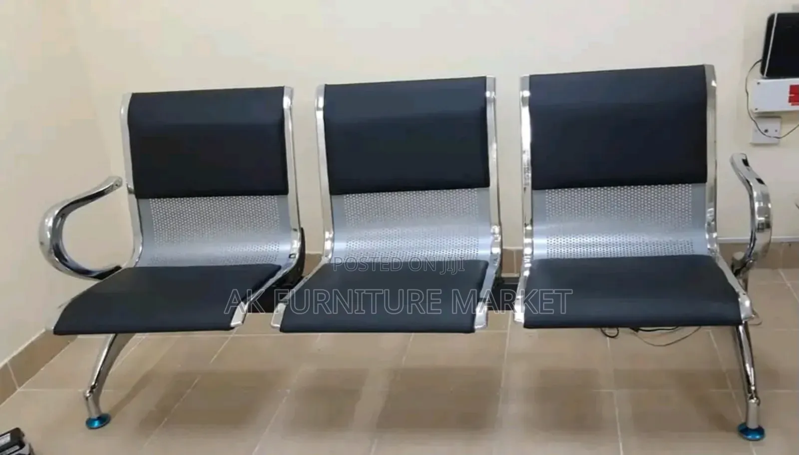 3 Site Chair