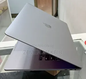 New Laptop Apple MacBook Pro 2019 32GB Intel Core I9 SSD 512GB