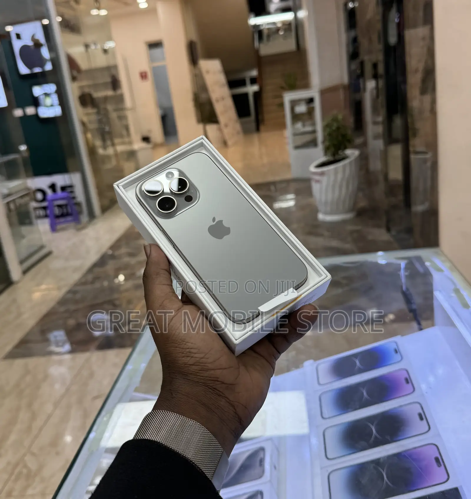 New Apple iPhone 15 Pro 256 GB