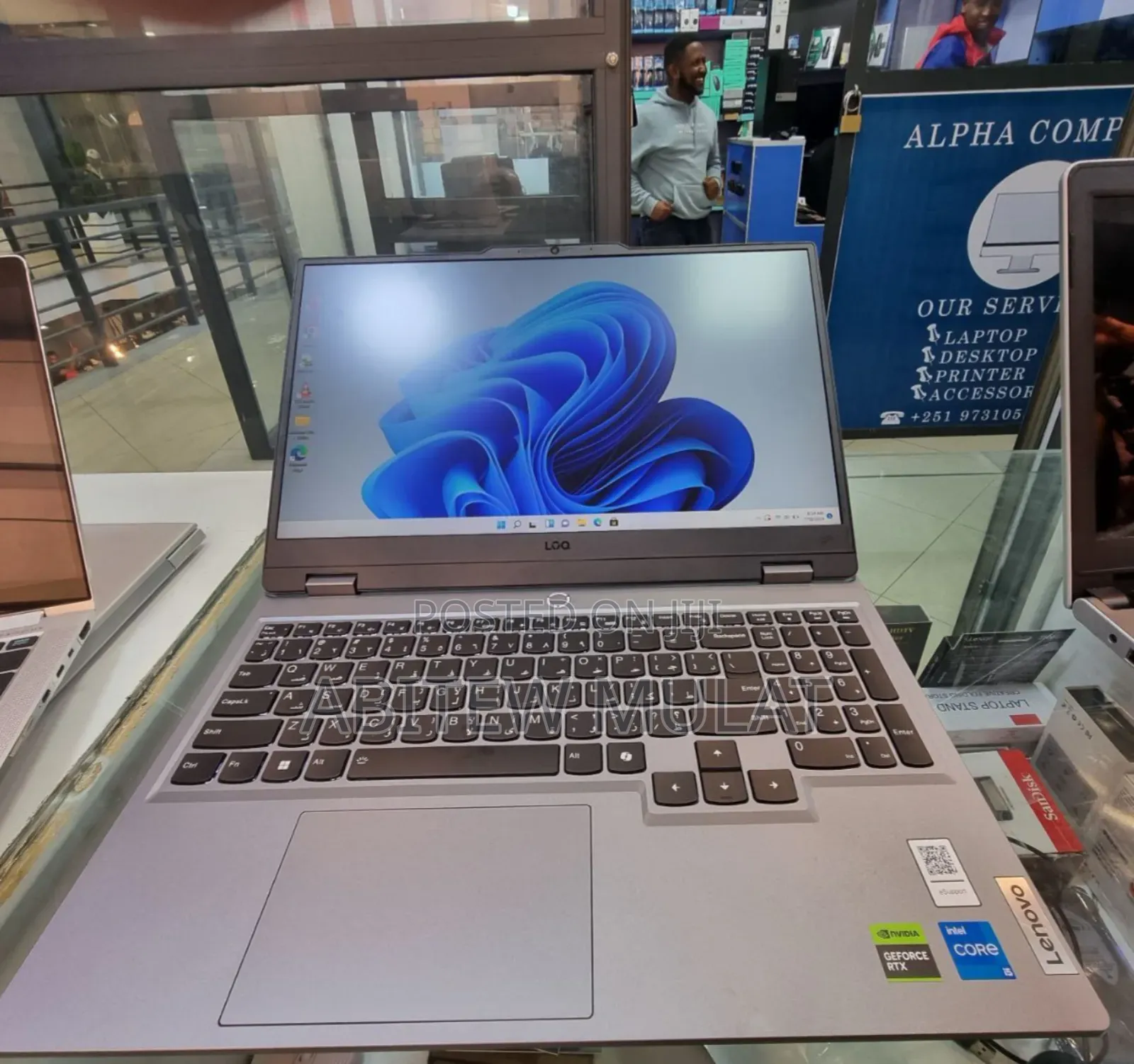 New Laptop Lenovo LOQ 15IRH8 16GB Intel Core I5 SSD 512GB