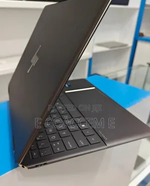 Photo - New Laptop HP Spectre 16GB Intel Core I7 SSD 1T