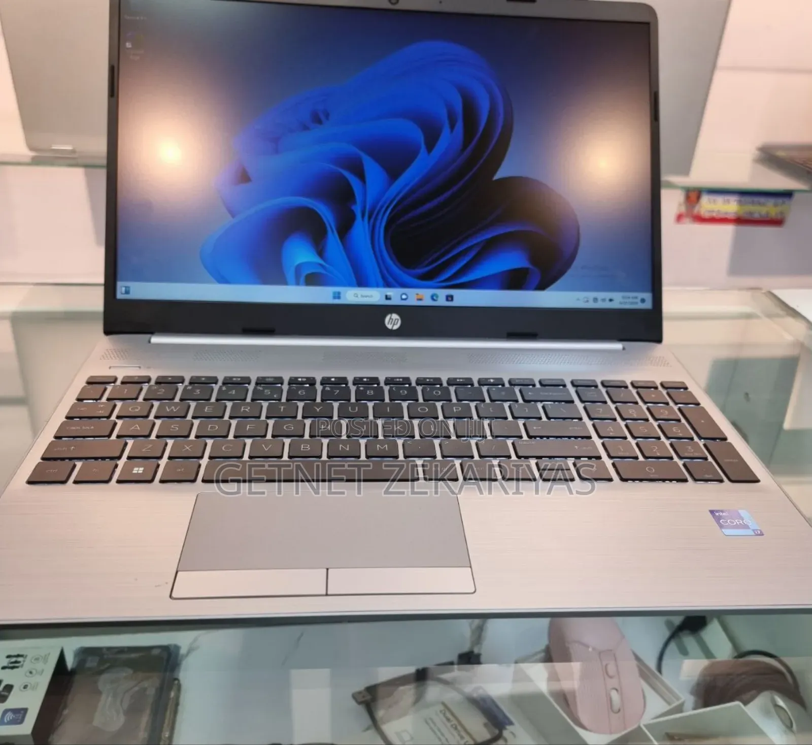 New Laptop HP 250 G8 16GB Intel Core I7 SSD 512GB