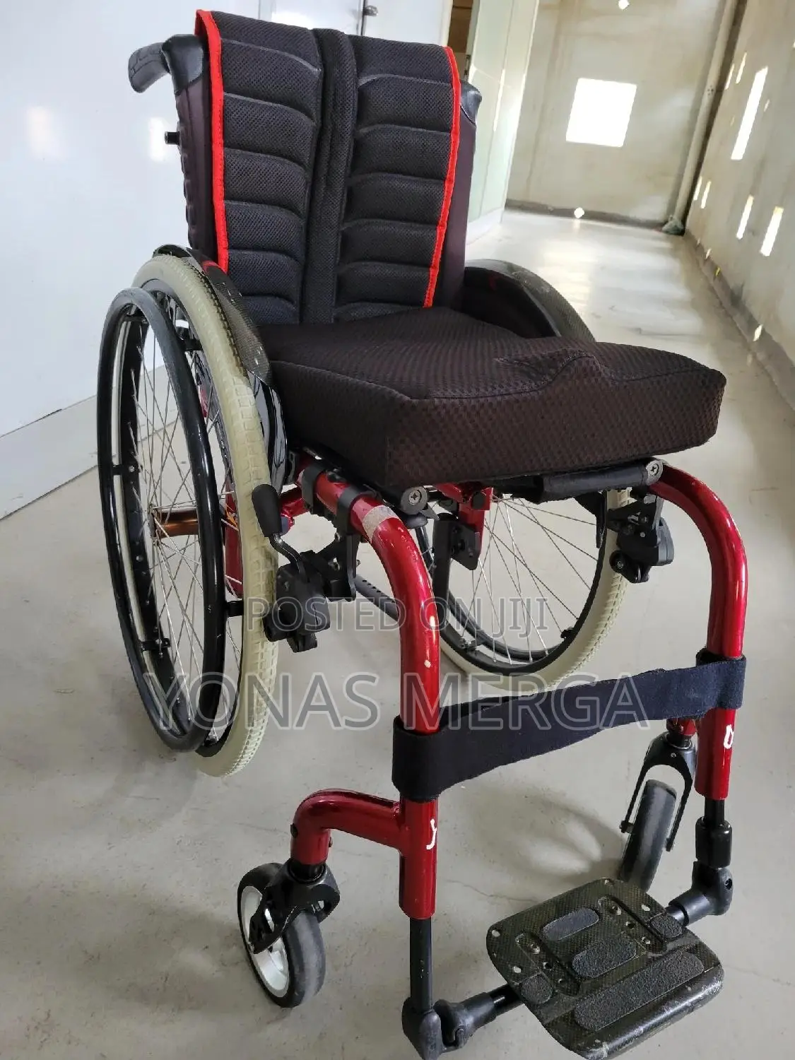 Wheelchair Disable Self Drive Wheelchair/Suitable Upto-150kg