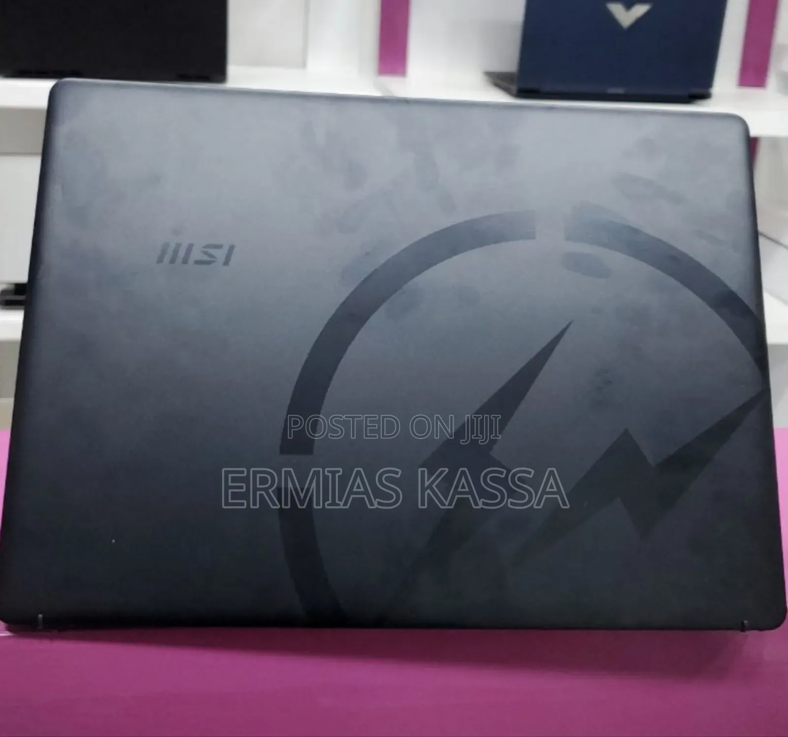 New Laptop MSI Creator 17 B11ue-224 16GB Intel Core I7 SSD 1T