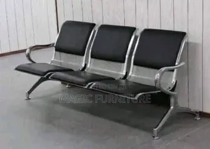 Three Sitter Gust Chair