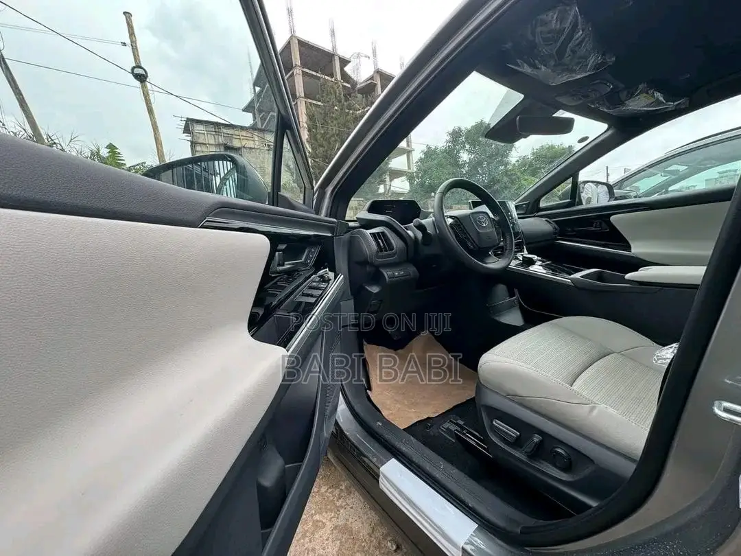 New Toyota bZ4X 2024 Gray