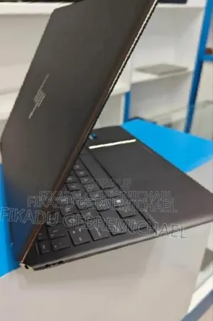 New Laptop HP Spectra 13 16GB Intel Core i7 SSD 1T