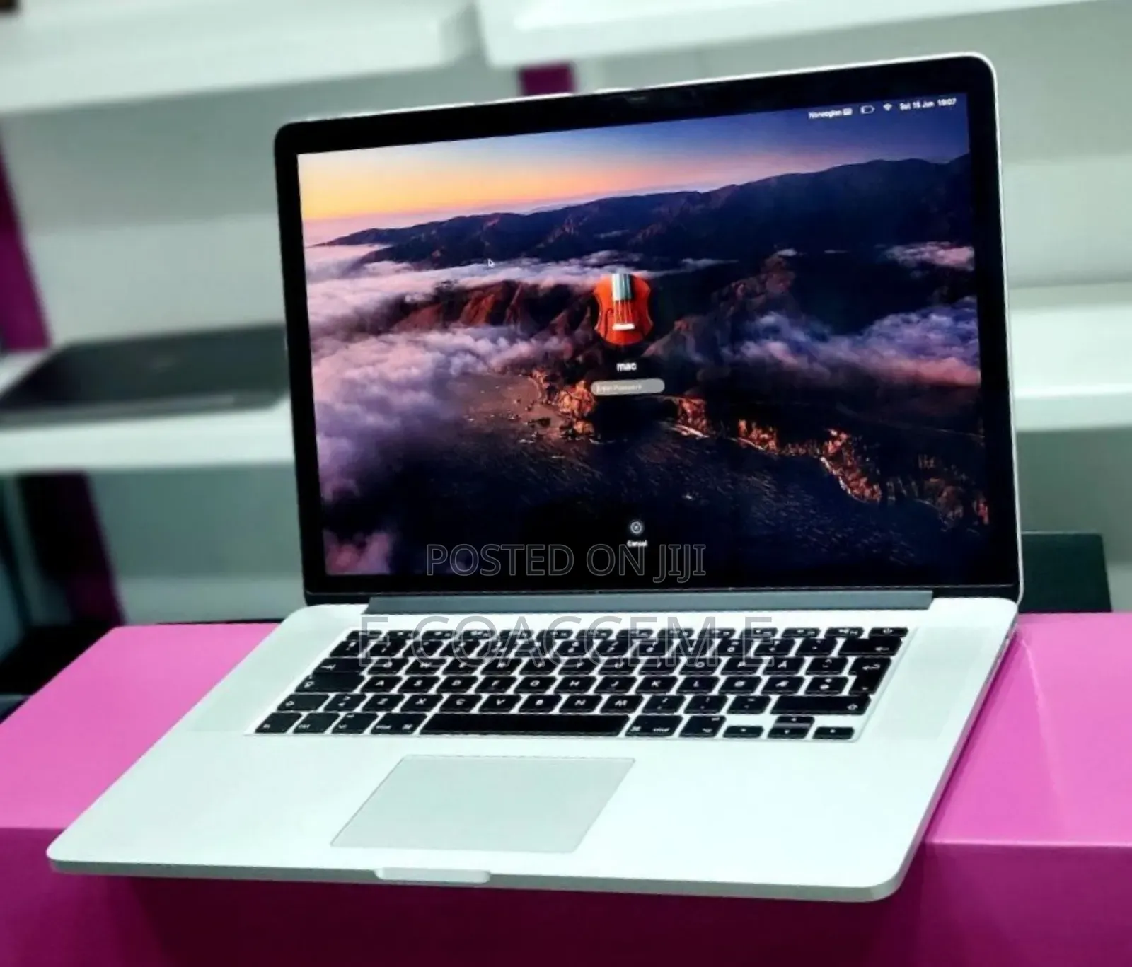 New Laptop Apple MacBook Pro 2015 16GB Intel Core I7 SSD 512GB