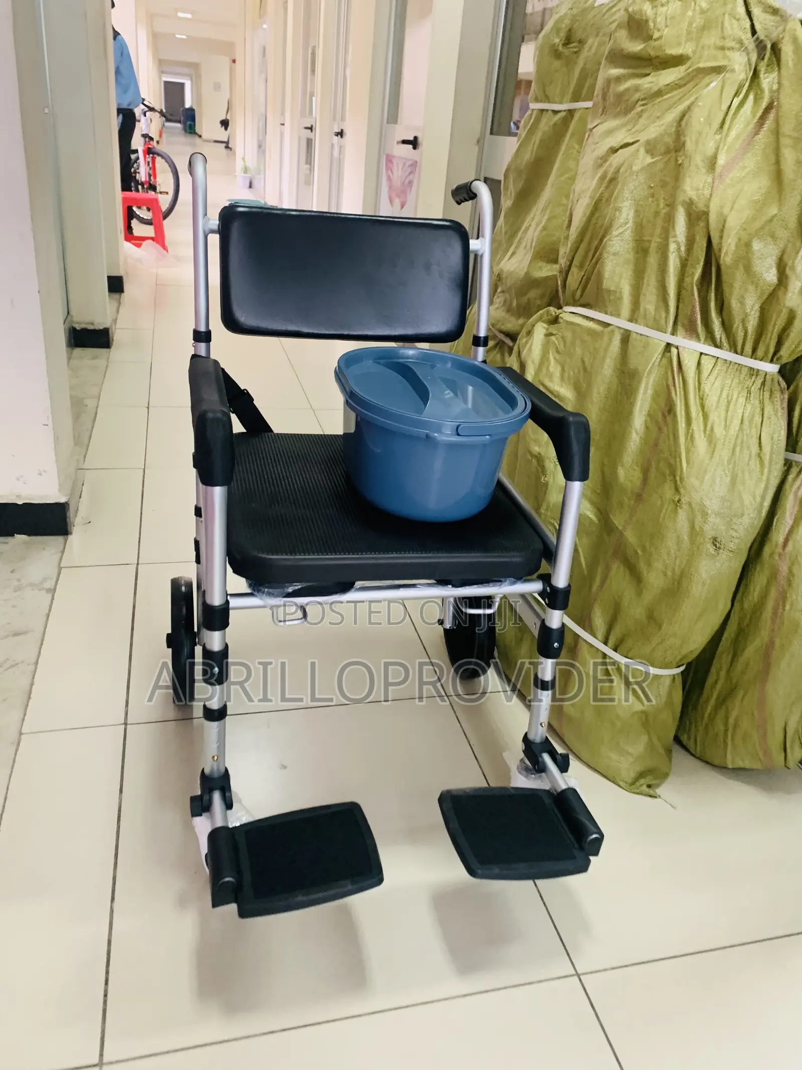 Potty and Shower Wheechair With Toilet Waterproof Wheelchair