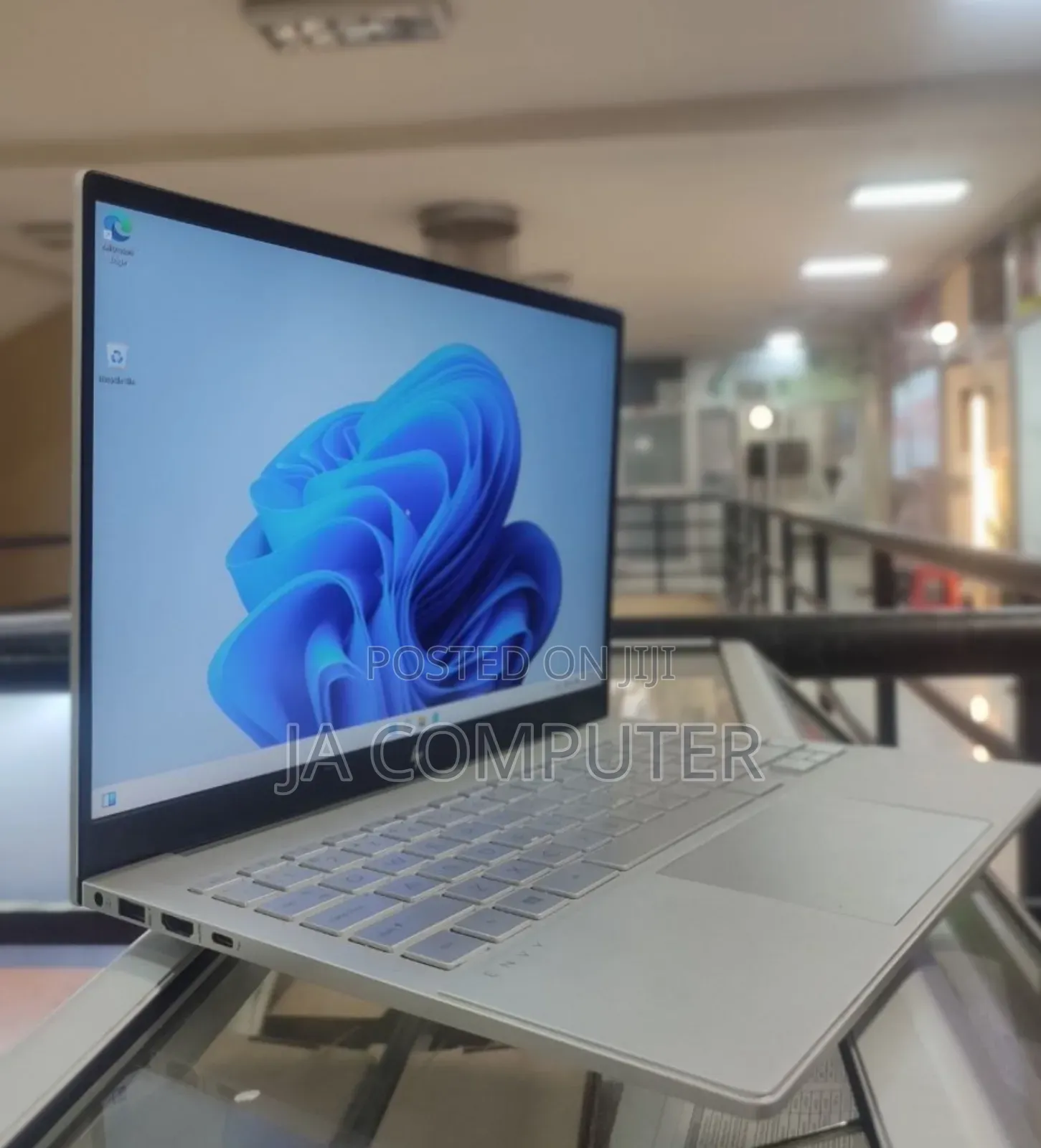 New Laptop HP Envy Pro 16GB Intel Core I7 SSD 1T