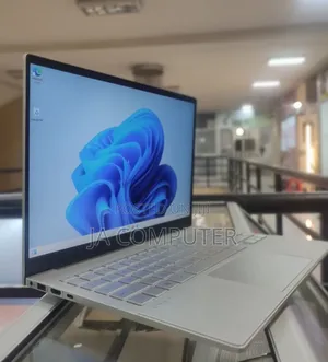 New Laptop HP Envy Pro 16GB Intel Core I7 SSD 1T