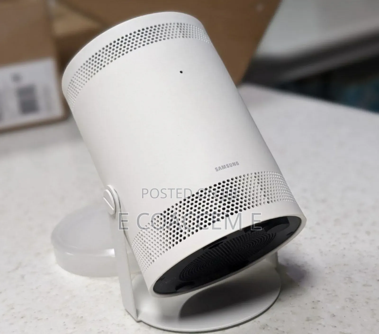 .Samsung the Freestyle FHD HDR Smart Portable Projector