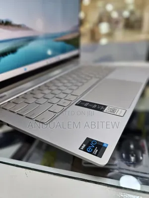 New Laptop Lenovo Yoga 9i 16GB Intel Core I7 SSD 512GB