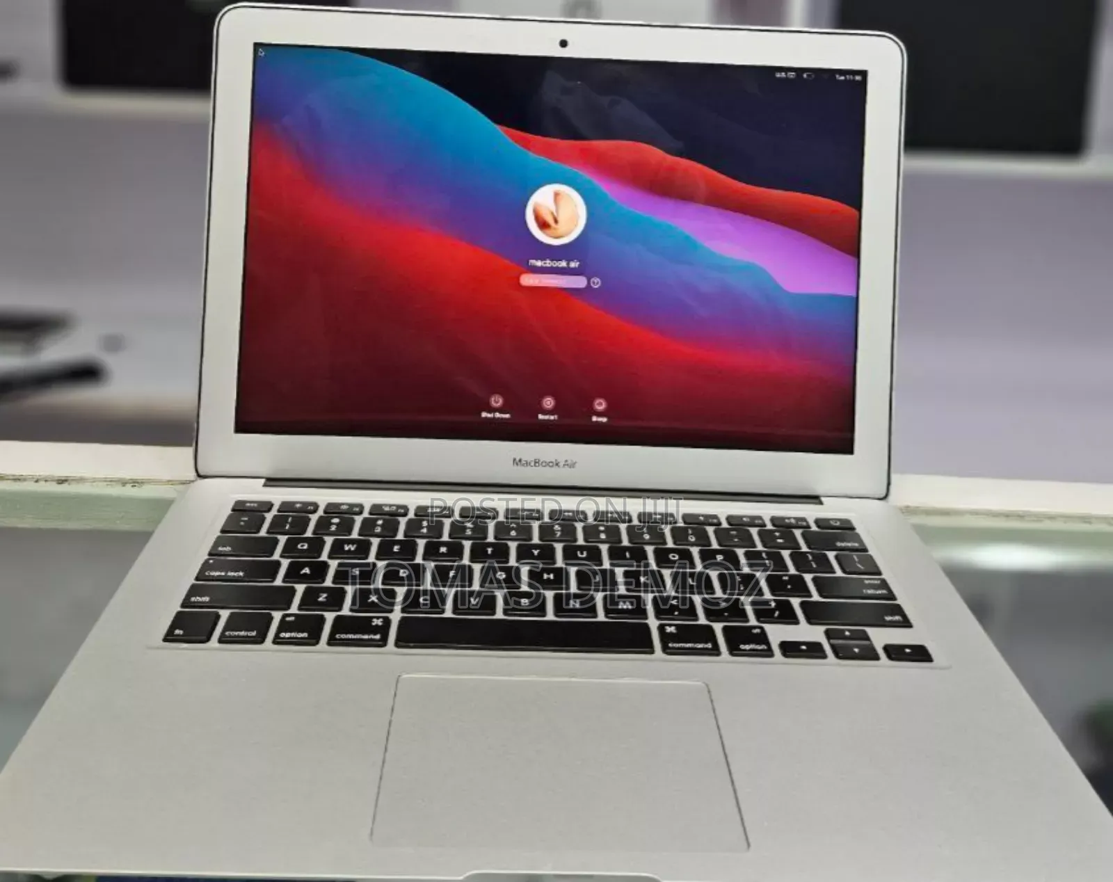 New Laptop Apple MacBook Air 2017 8GB Intel Core I5 SSD 256GB