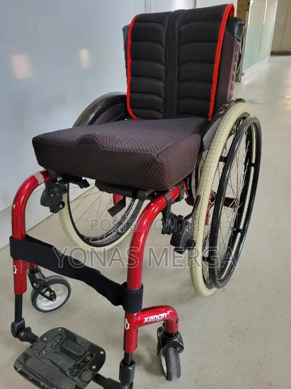 Wheelchair/European Wheelchair W/Anti-Rollback Stronge Wheel