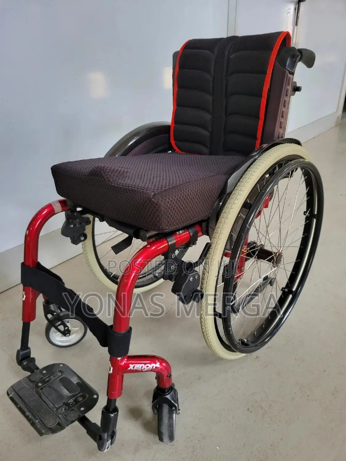 Comfortable and Lightweight Wheelchair: Safely Bear 150kg