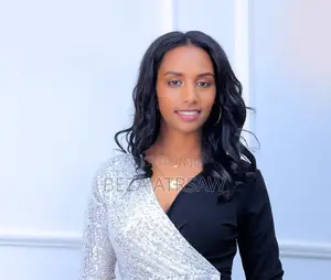 Photo - Online Sales Person