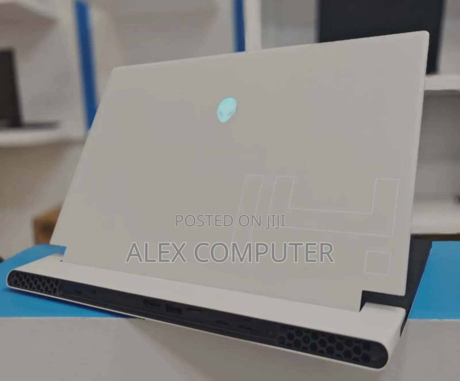 New Laptop Alienware Area-51m 16GB Intel Core I7 SSD 512GB