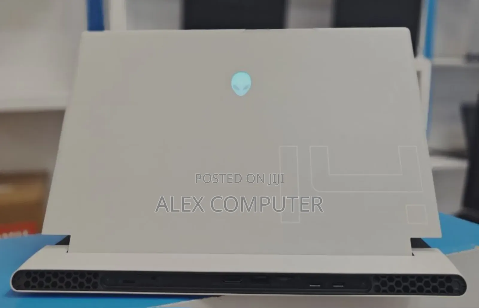 New Laptop Alienware Area-51m 16GB Intel Core I7 SSD 512GB