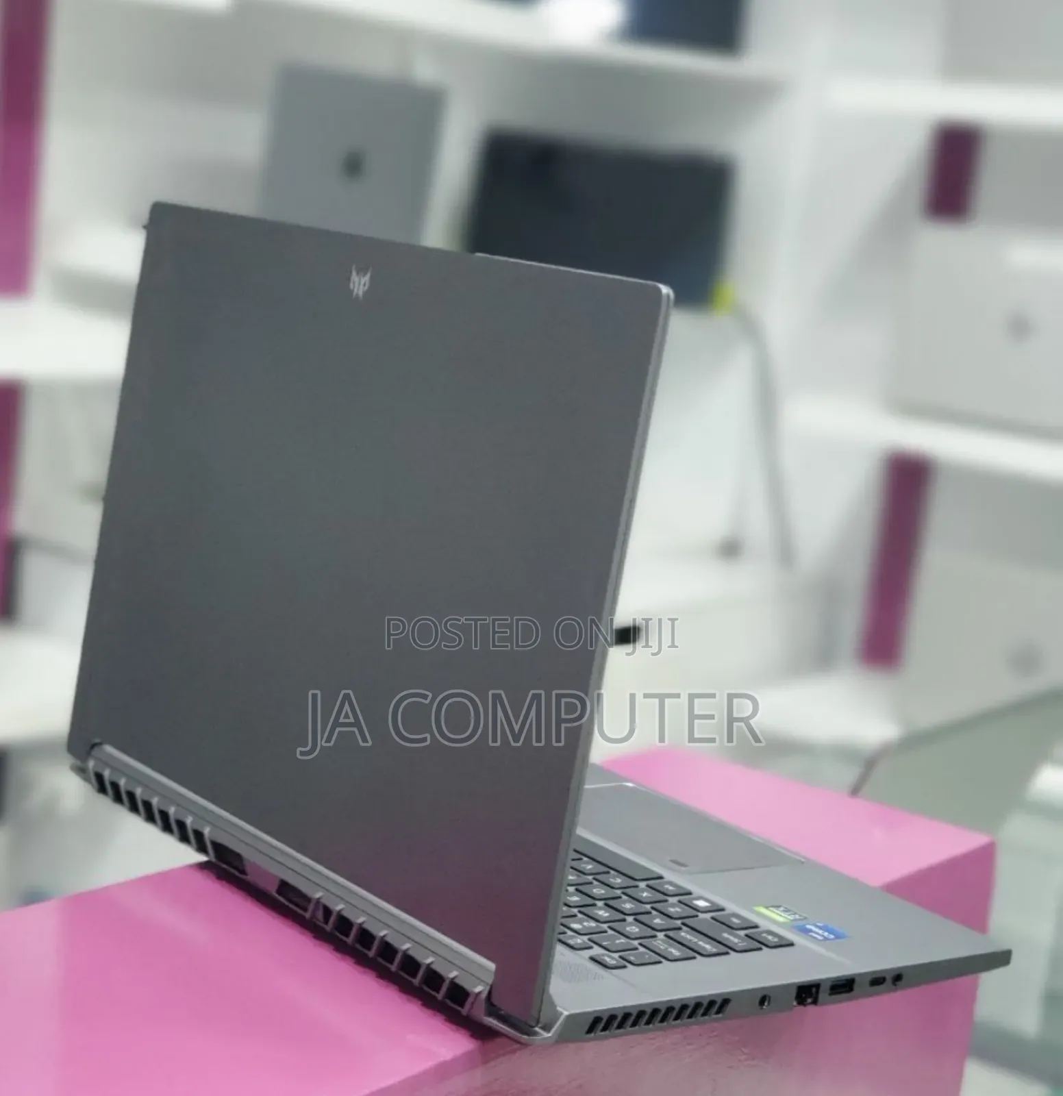 New Laptop Acer Predator Triton 500 SE 16GB Intel Core I7 SSD 2T