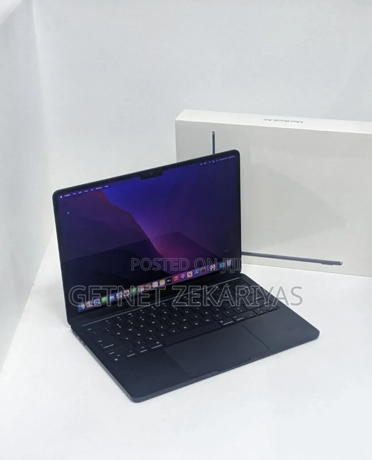 New Laptop Apple MacBook Air 2022 M2 8GB Apple M2 SSD 256GB