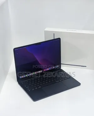 Photo - New Laptop Apple MacBook Air 2022 M2 8GB Apple M2 SSD 256GB