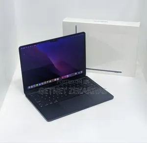 New Laptop Apple MacBook Air 2022 M2 8GB Apple M2 SSD 256GB